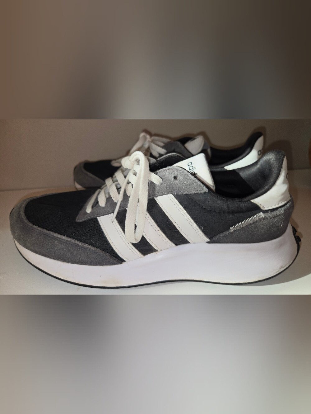 adidas Men's Black, Gray & White Low-Top Sneaker Run 70s 7.5 Mens